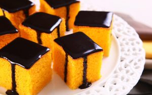 Bolo de Cenoura Com Cobertura de Chocolate Fácil e Perfeito 3 Bolo de cenoura com cobertura de chocolate fácil de fazer