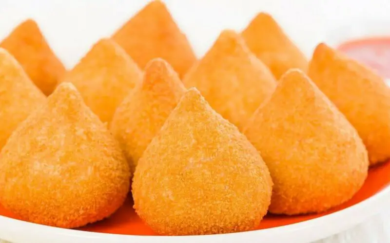 Receita de Coxinha de Frango Simples e Fácil