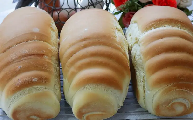 Como fazer pão simples e gostoso