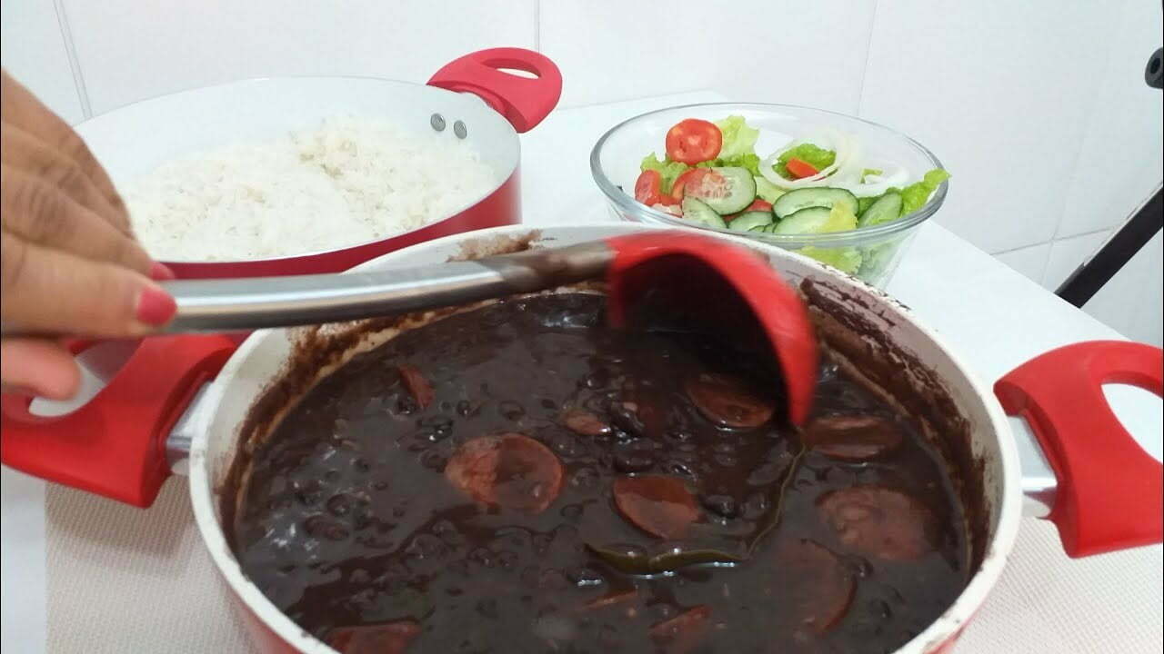 Receita de Feijão Preto simples e fácil de fazer