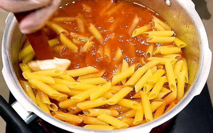 Macarrão de panela de pressão