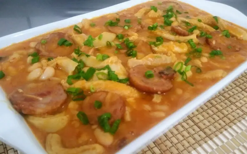 Dobradinha com Feijão Branco e Linguiça