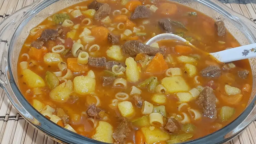 Sopa de Macarrão com Legumes