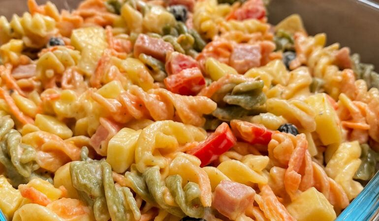Macarronese - Salada de Macarrão com Maionese e Atum