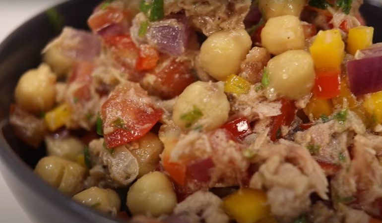 Salada de Grão de Bico com Atum