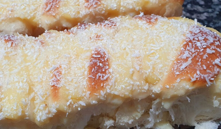 Rosca com creme caseira