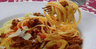 Macarronada fácil com molho