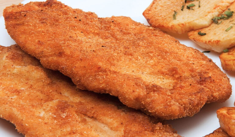 Filé de Frango Empanado à Milanesa