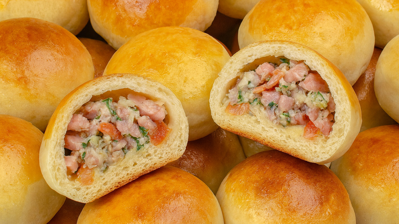 Pão de Batata Recheado com Queijo e Calabresa 1 Pão de batata recheado com calabresa e queijo