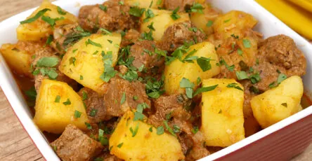 Picadinho de carne com batatas
