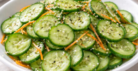 Sunomono salada japonesa de pepino