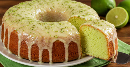 Bolo de Limão com Gelatina